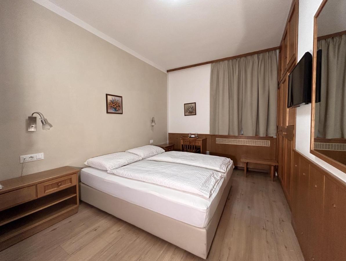 Roter Adler Hotel Caldaro Kültér fotó